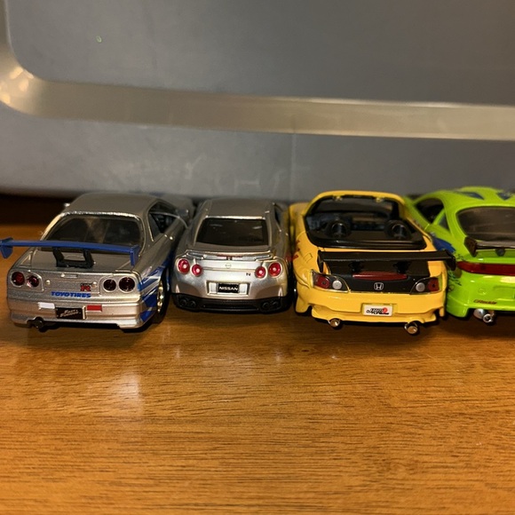 collectibles never played with - Picture 5 of 7